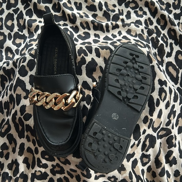 KELSI DAGGER - Black Leather Chunky Loafers with Gold Chain - Size 6 - Picture 2 of 4